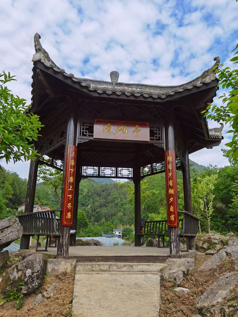 清風(fēng)亭木雕.jpg